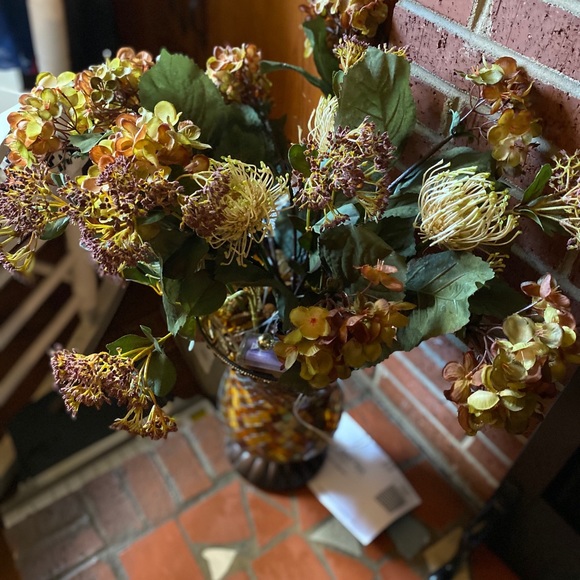 Artificial flower arrangements - Picture 2 of 10